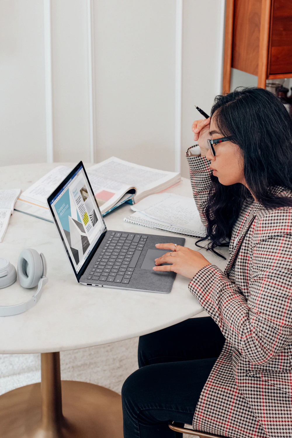 Student studying Italian on a laptop